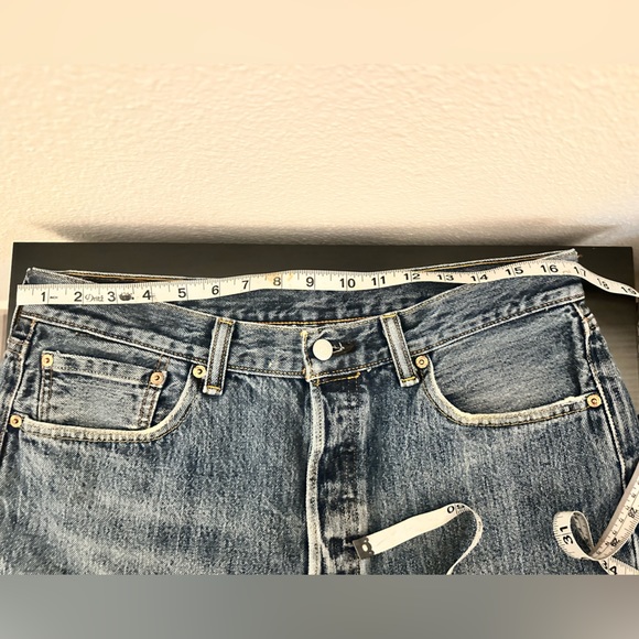 Levi’s Jean Shorts - Picture 6 of 6